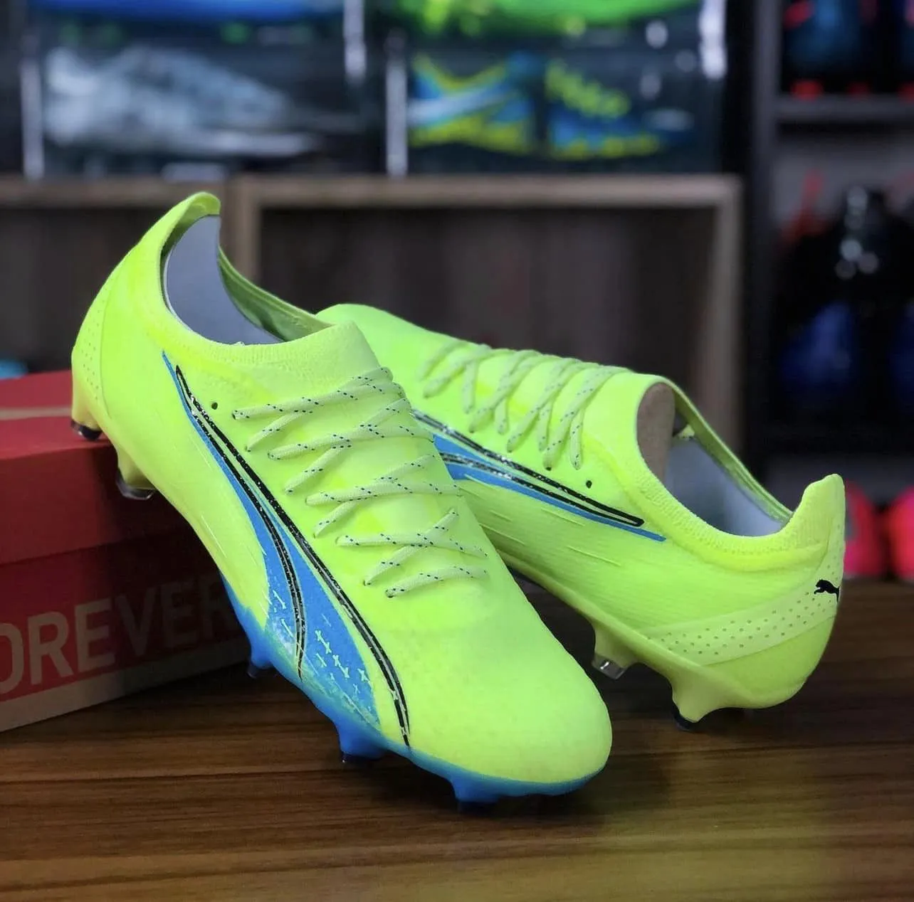 Giày Bóng Đá Puma Ultra Ultimate FG-AG